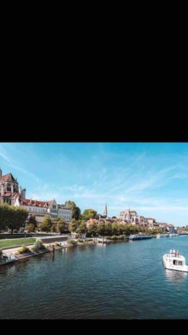 Bel Appart Au Bord De L'Eau Proche Gare Avec Wifi Auxerre Zewnętrze zdjęcie