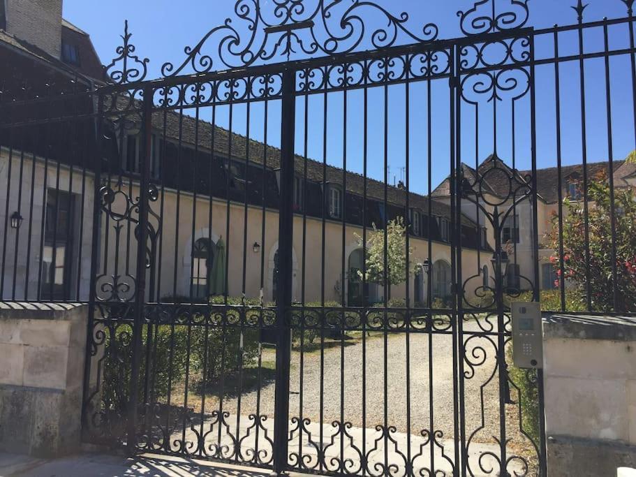 Bel Appart Au Bord De L'Eau Proche Gare Avec Wifi Auxerre Zewnętrze zdjęcie