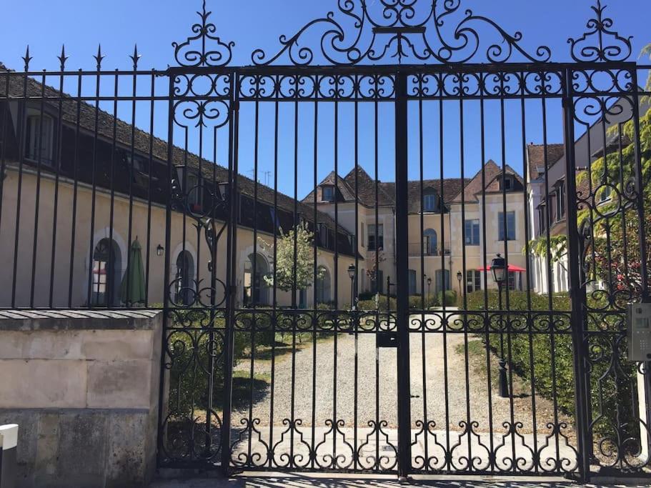 Bel Appart Au Bord De L'Eau Proche Gare Avec Wifi Auxerre Zewnętrze zdjęcie
